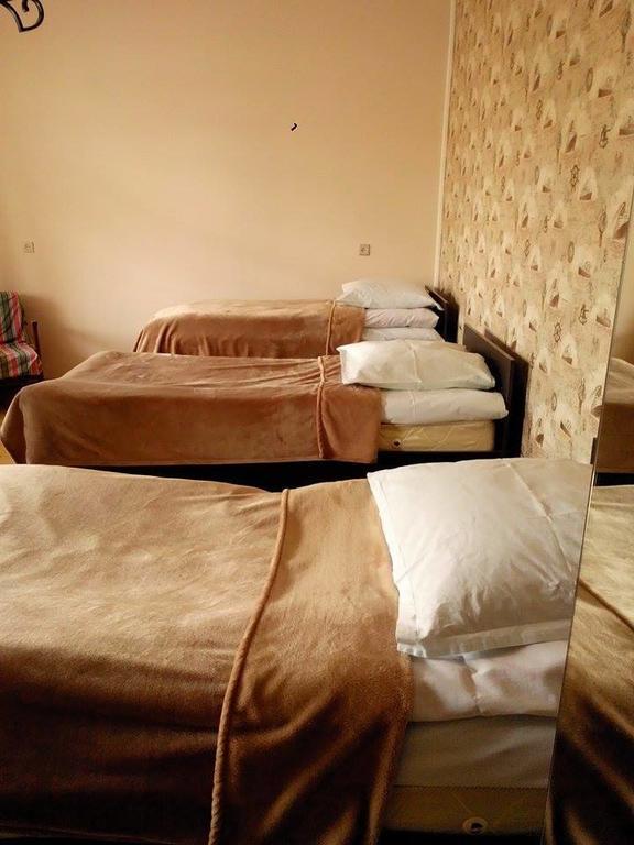 Red Stone Guest House Stepantsminda Room photo